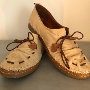 Moccasins, US 7.5